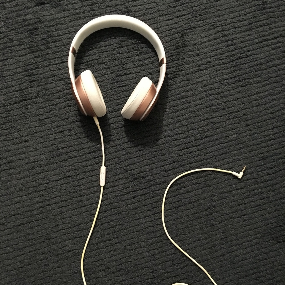 Beats Solo3 Bluetooth Wireless Headphone Rose Gold
